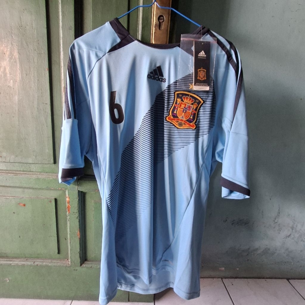Spanyol Euro 2012. Original. BNWT. Size L. NNS Iniesta 6.