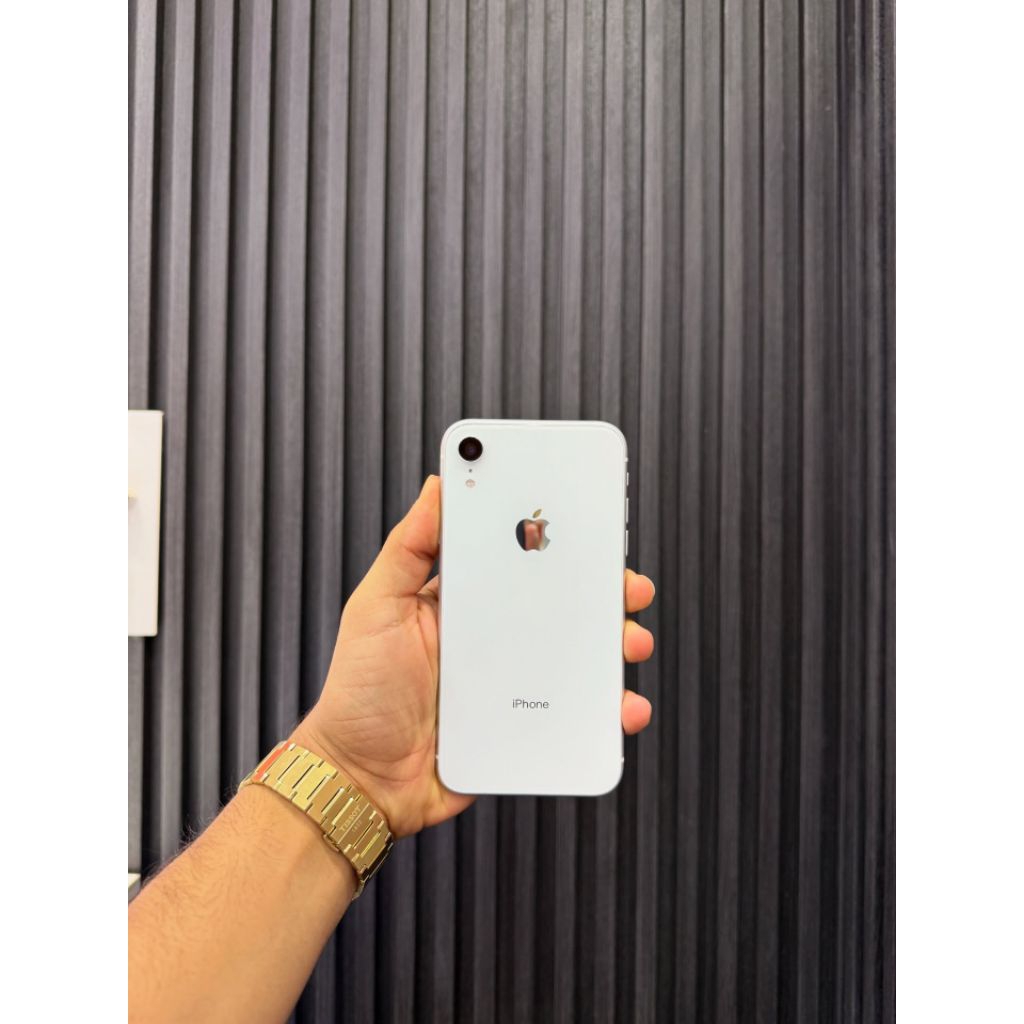 iphone xr White 64