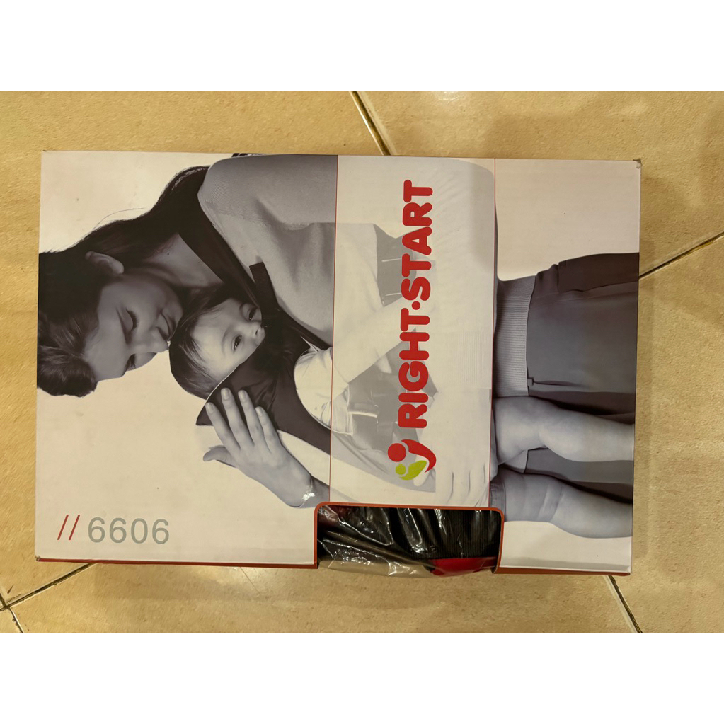 preloved gendongan bayi M Shape RIGHT START