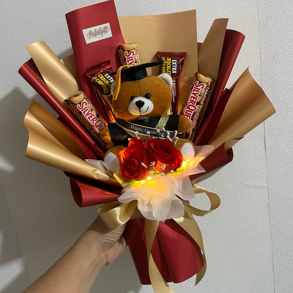 Buket Coklat Silverqueen Chunky / Buket Coklat Boneka / Buket Wisuda