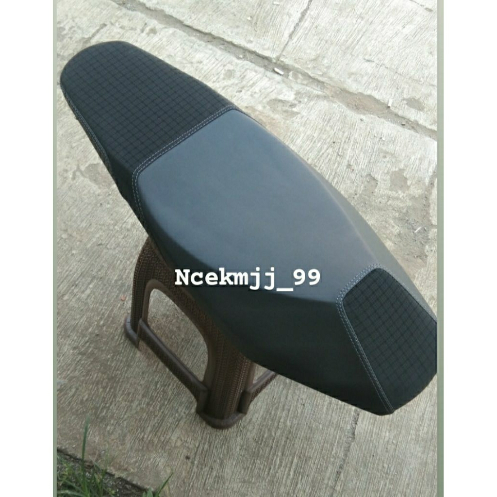 KULIT VARIO 125,150 SIMPLE ELEGAN,BAHAN MBTECH PREMIUM CARRERA ORIGINAL