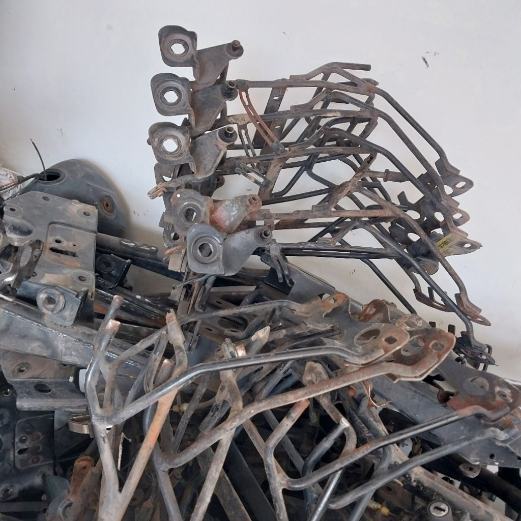 Braket Headlamp New Megapro Monoshock