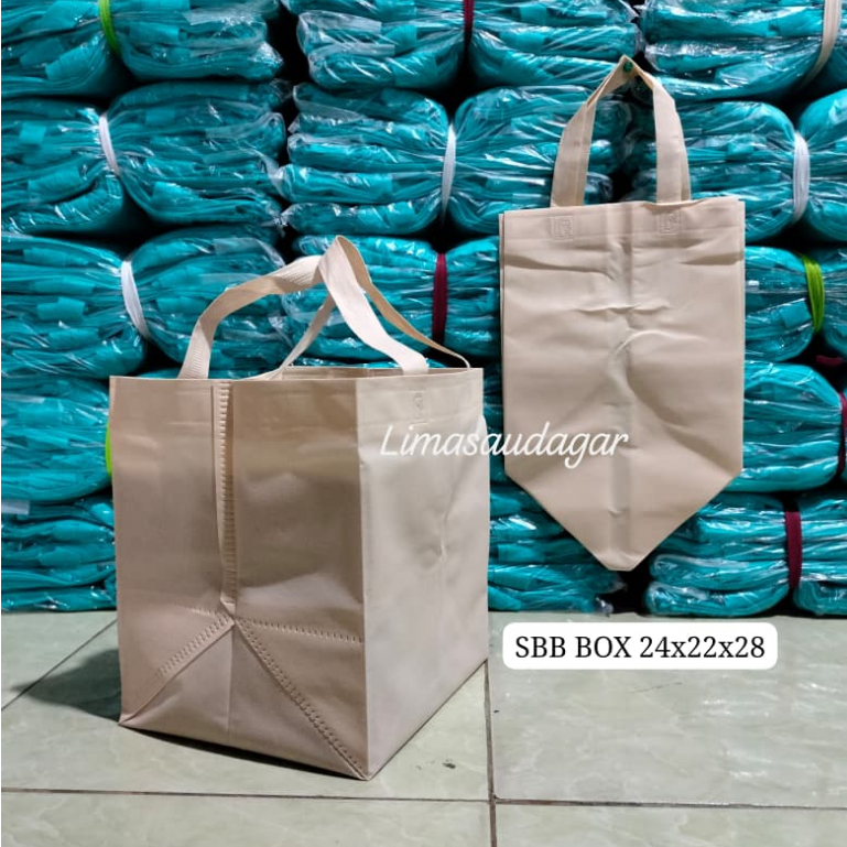 

Tas GoodieBag SBB Box Press 22 (24x22x28) Tas hajatan kotak nasi lusinan ( isi 12pcs )
