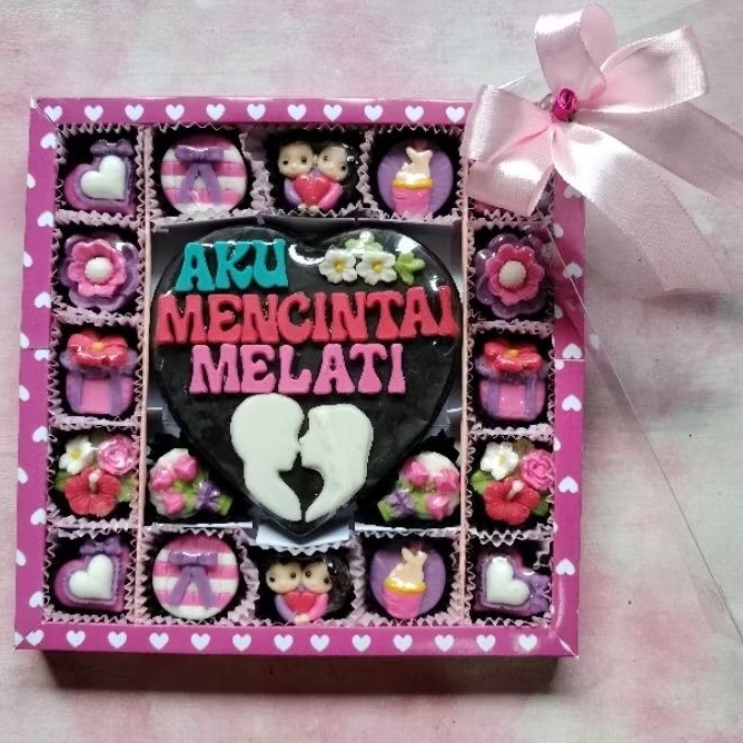 

kado coklat S25 happy birthday, anniversary, naik kelas, hadiah suami/istri, barakallah fii umrik, mohon maaf bisa request tulisan dan karakter