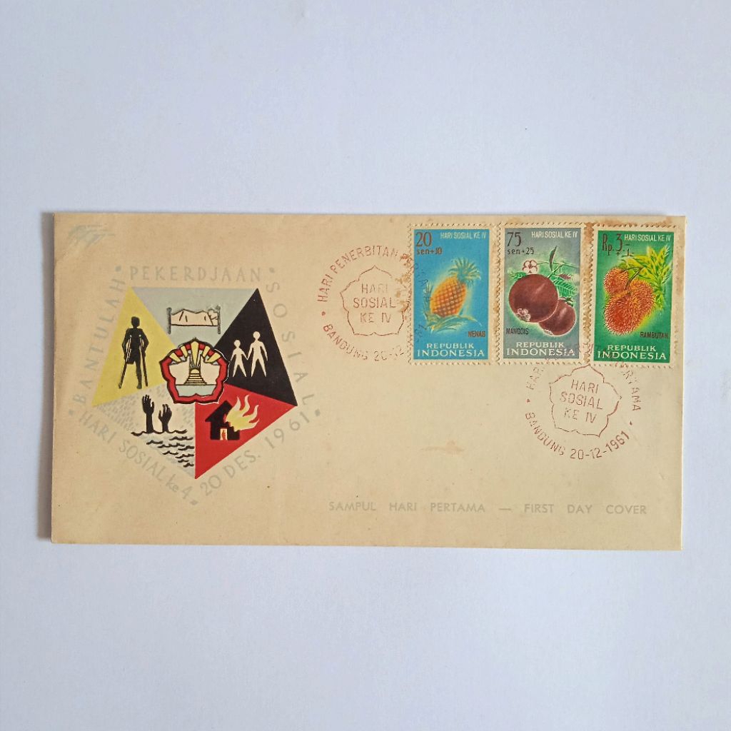 

Antik Vintage Perangko Sampul Hari Pertama Hari Sosial Ke 4 Seri Buah²an Terbit 20 Des 1961 Utuh Layak Koleksi
