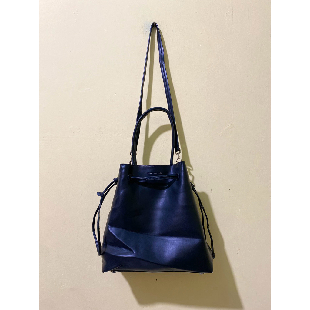 Tas Sling/Shoulder/Hobo Charles & Keith Black