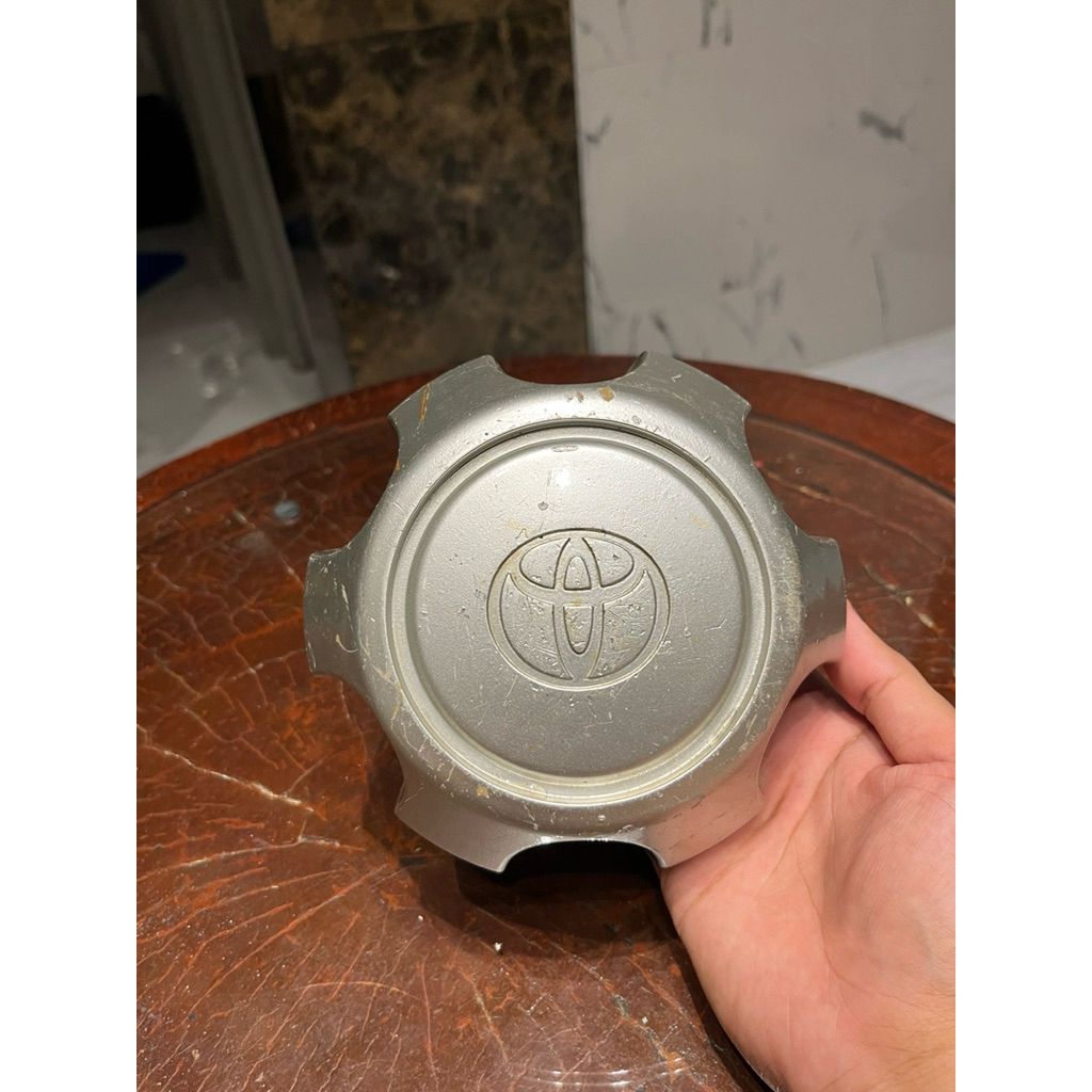 tutup pelek atau dop roda untuk mobil Toyota