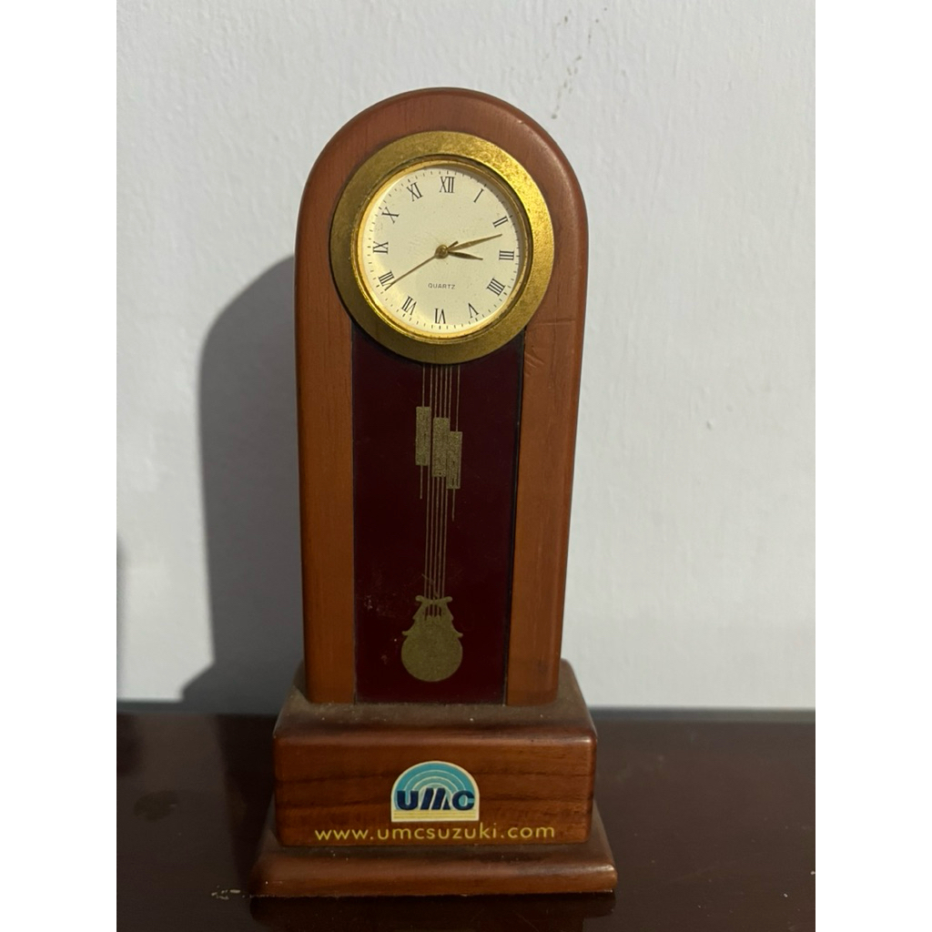Jam Meja unik