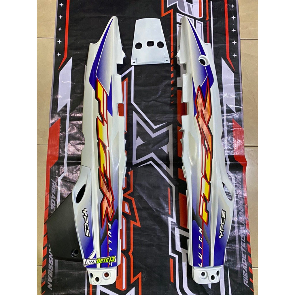 Cover Body Belakang Yamaha Fiz R 2003 Biru Putih Set Striping Box Aki