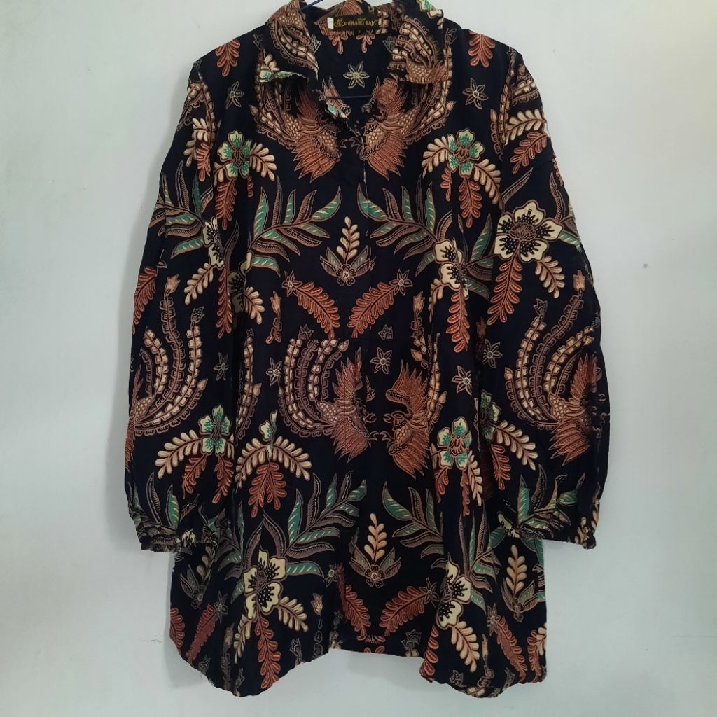 Kemeja Batik Hitam Wanita Tangan Balon Katun Benang Raja