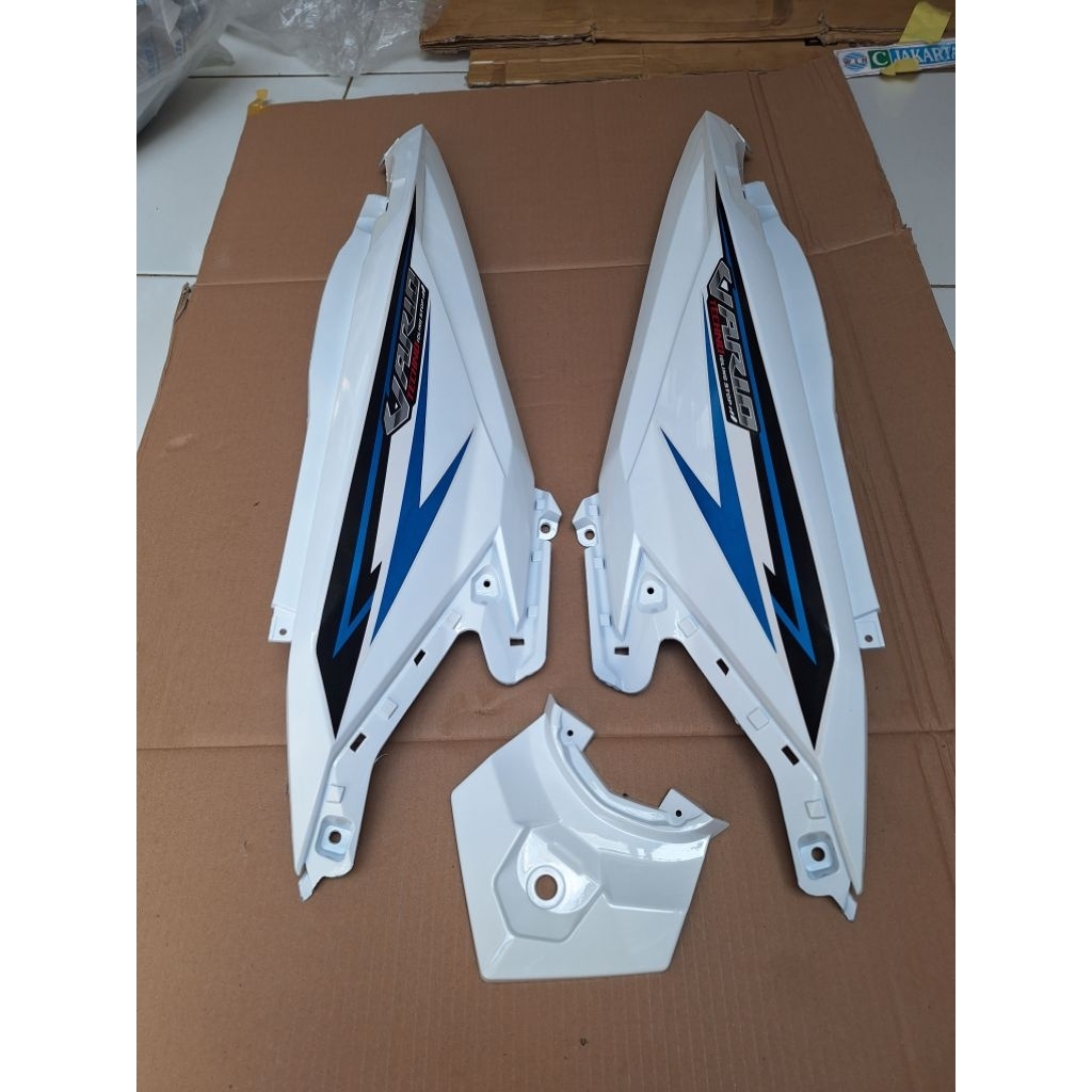 cover body bodi belakang vario 125 150 led 2015 2016 2017 putih lis biru