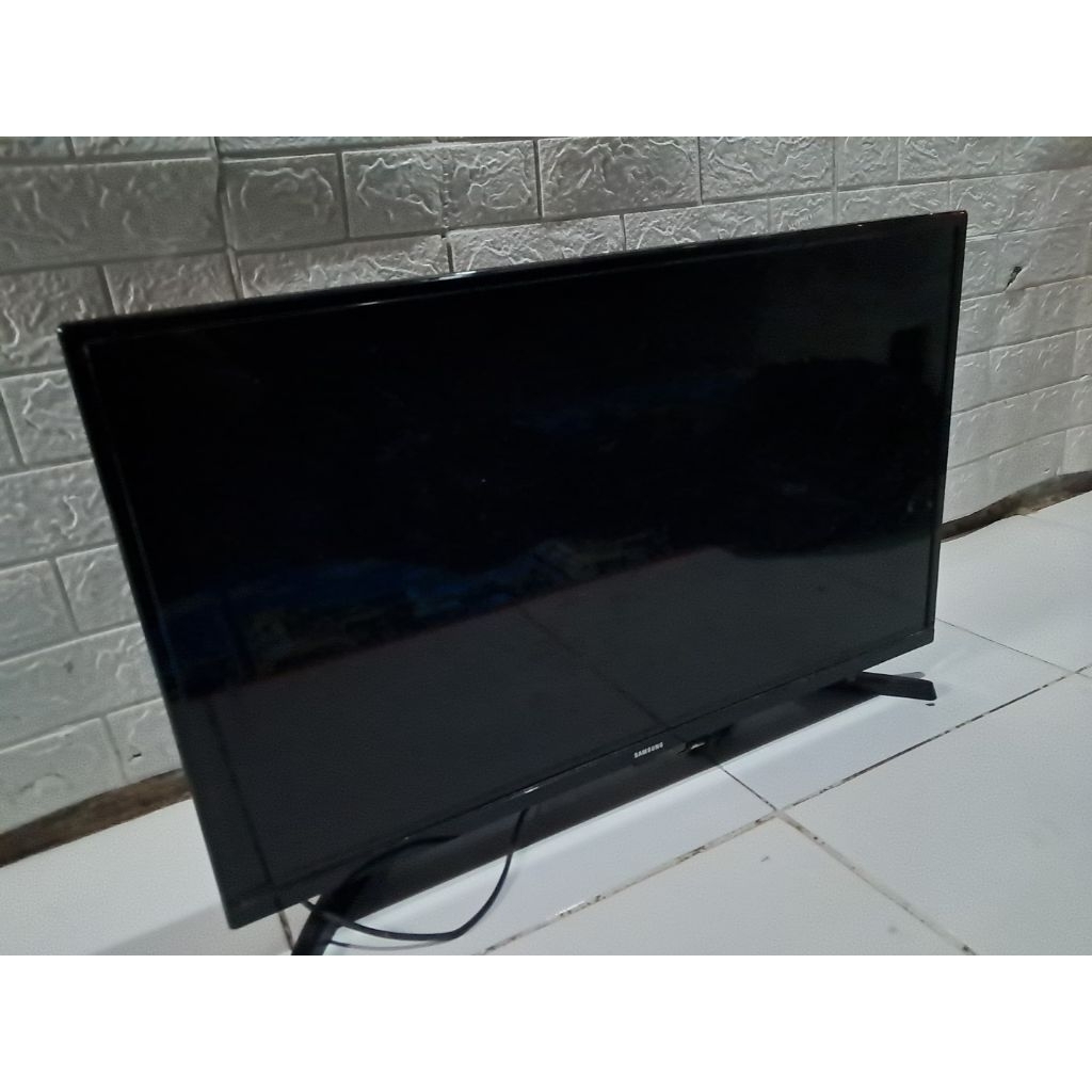 Tv led televisi samsung 32T4001 32 inch digital UA32T4001AKXXD kondisi mesin normal layak kendala di