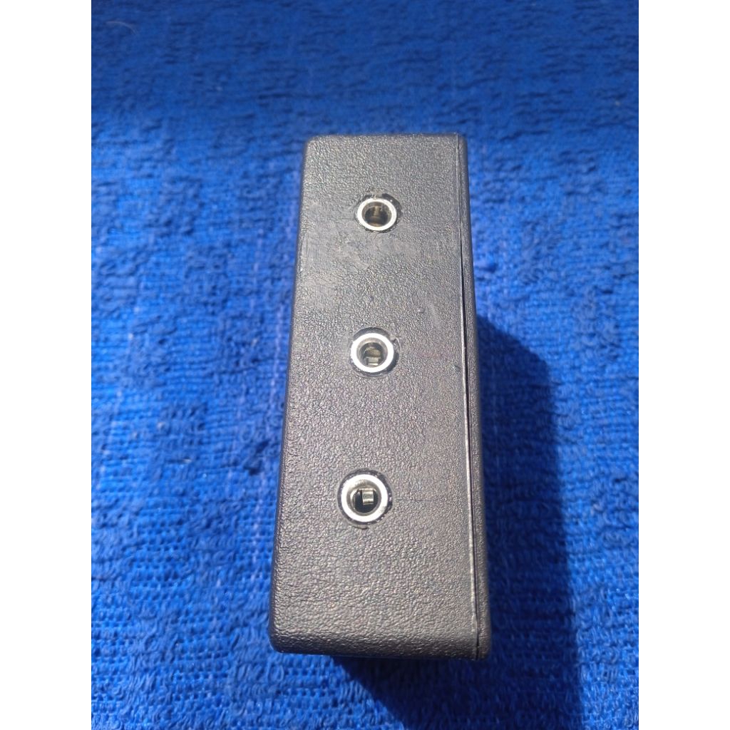 Spliter Aux Stereo  Input1 Output3