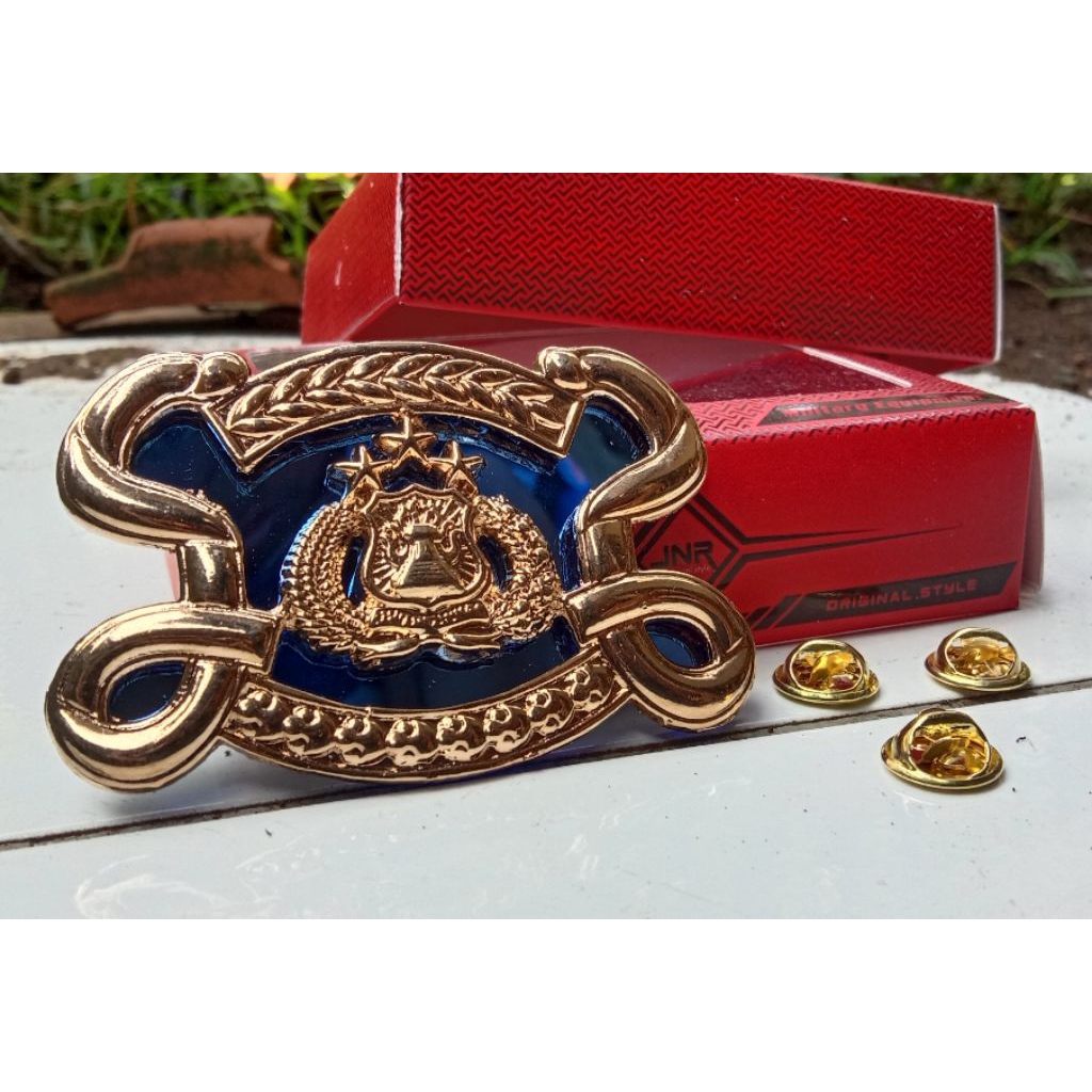 Emblem baret provos polri