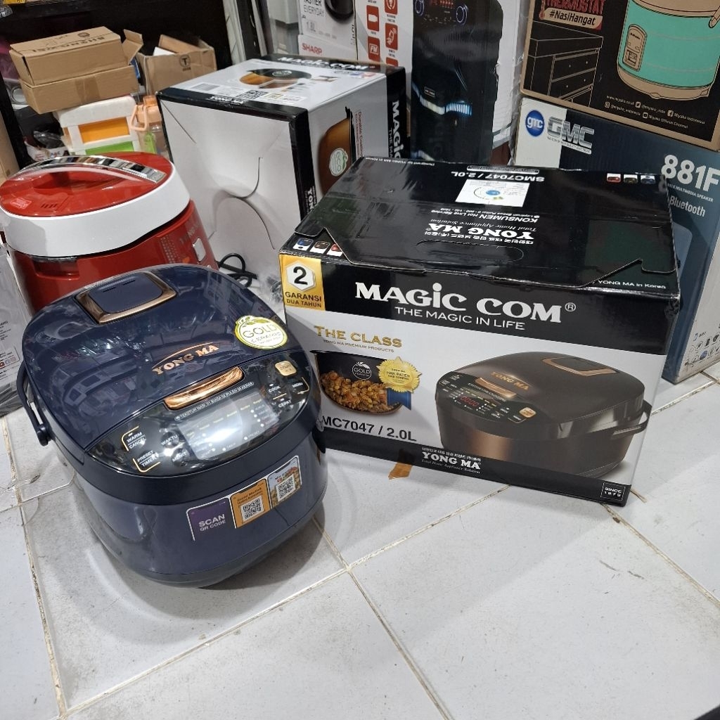 MAGIC COM YONG MA DIGITAL SMC7047 KAPASITAS 2 LITER PANCI KERAMIK ANTI LENGKET