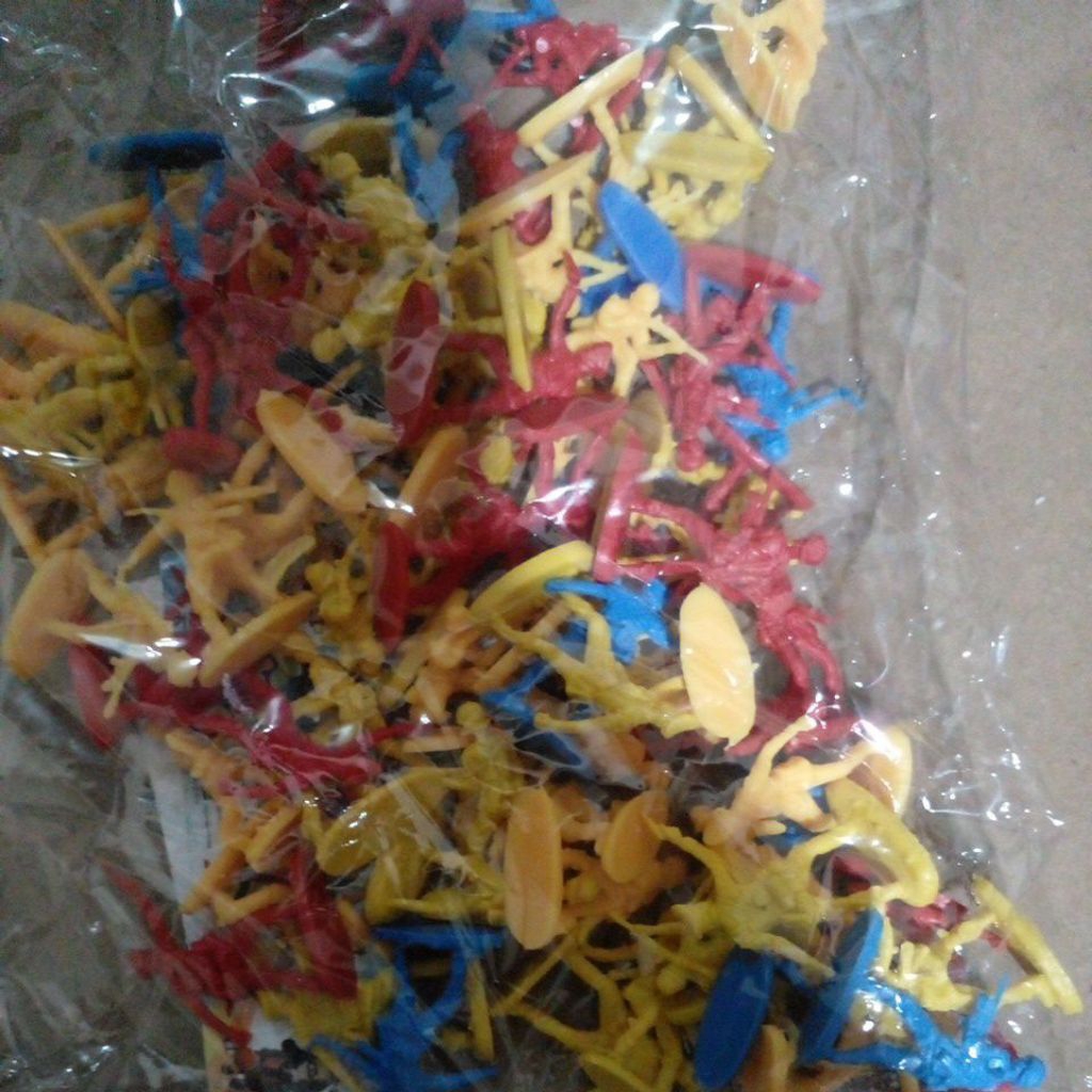 Mainan Tentara jerman Plastik Army men warna warni isi 100