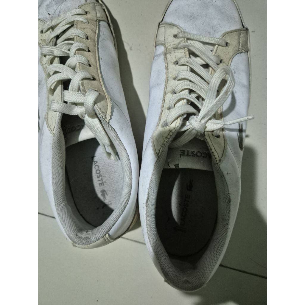 PRELOVED SEPATUl Sepatu Sneakers Wanita Merk Lacoste Size 43 Warna Putih Polos Bekas