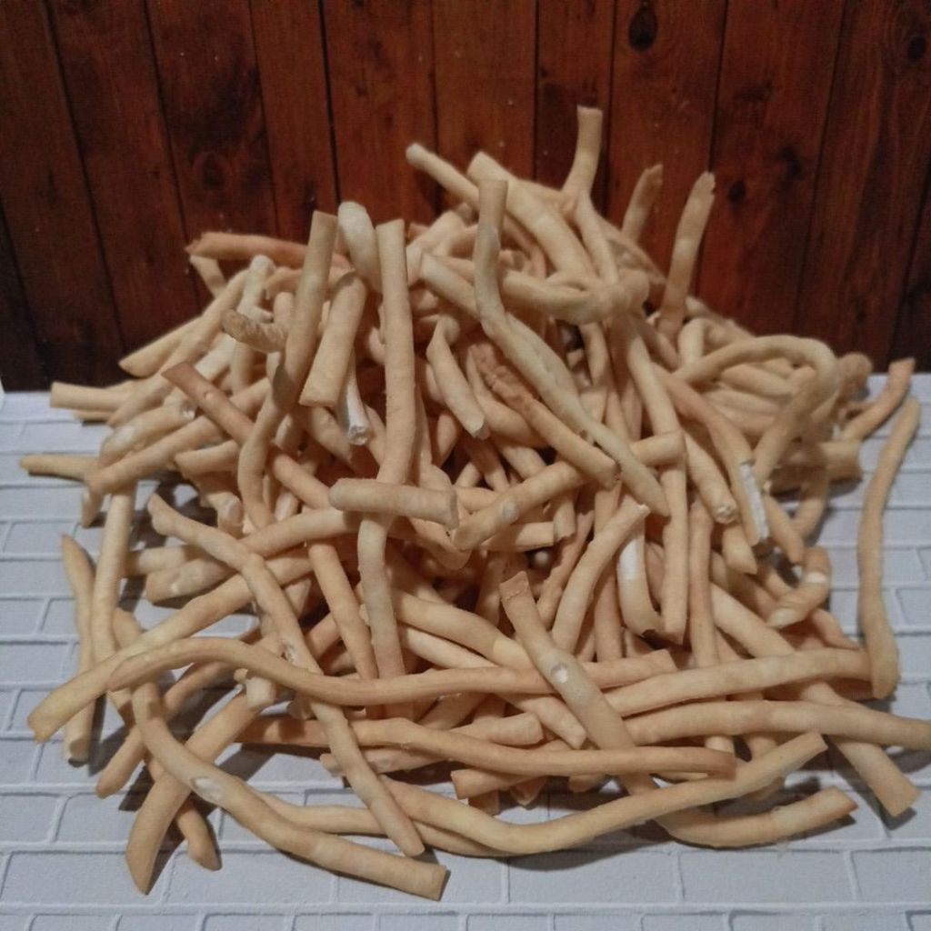 

stik bawang gurih renyah kriuk