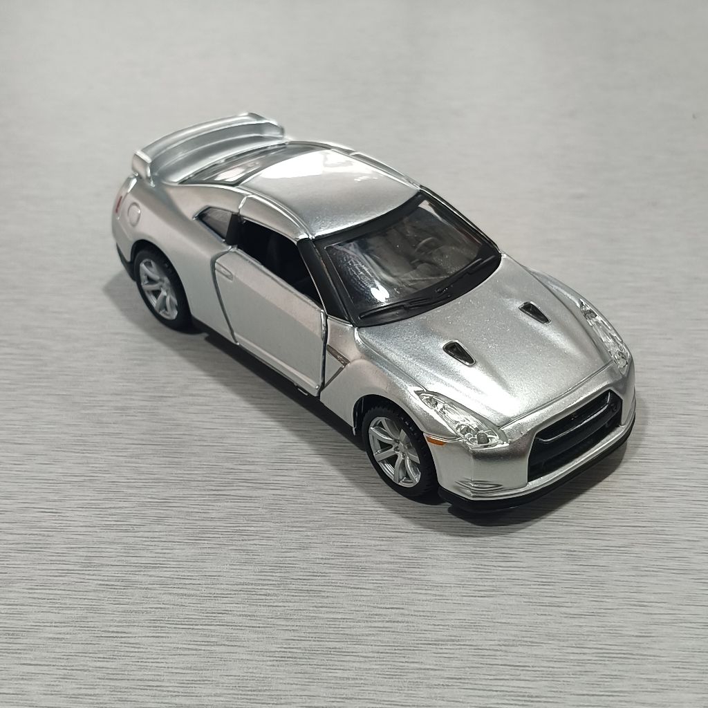 Maisto 2009 Nissan GTR R35 Loose