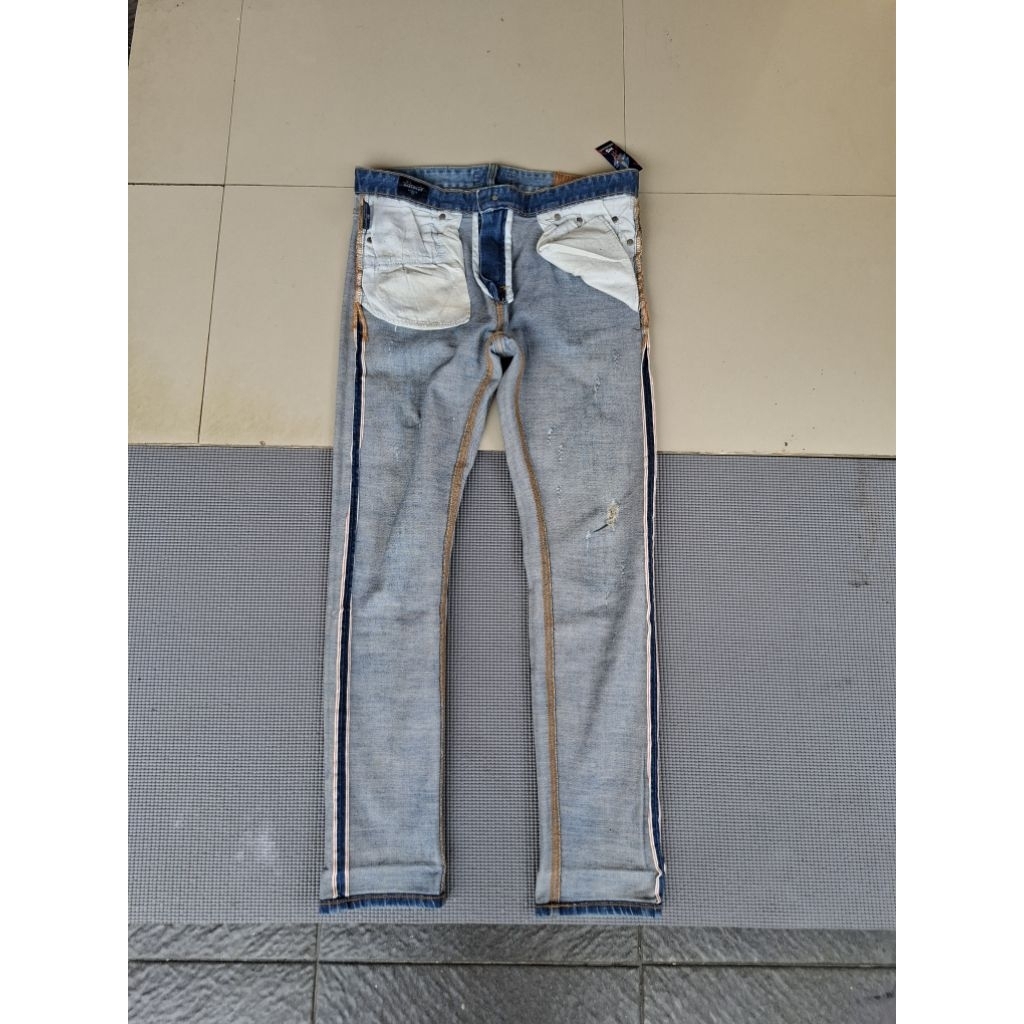 CELANA JEANS SELVEDGE MODIFIED Size tag: 32/32LP: 88cmP:102cm
OL:16cm