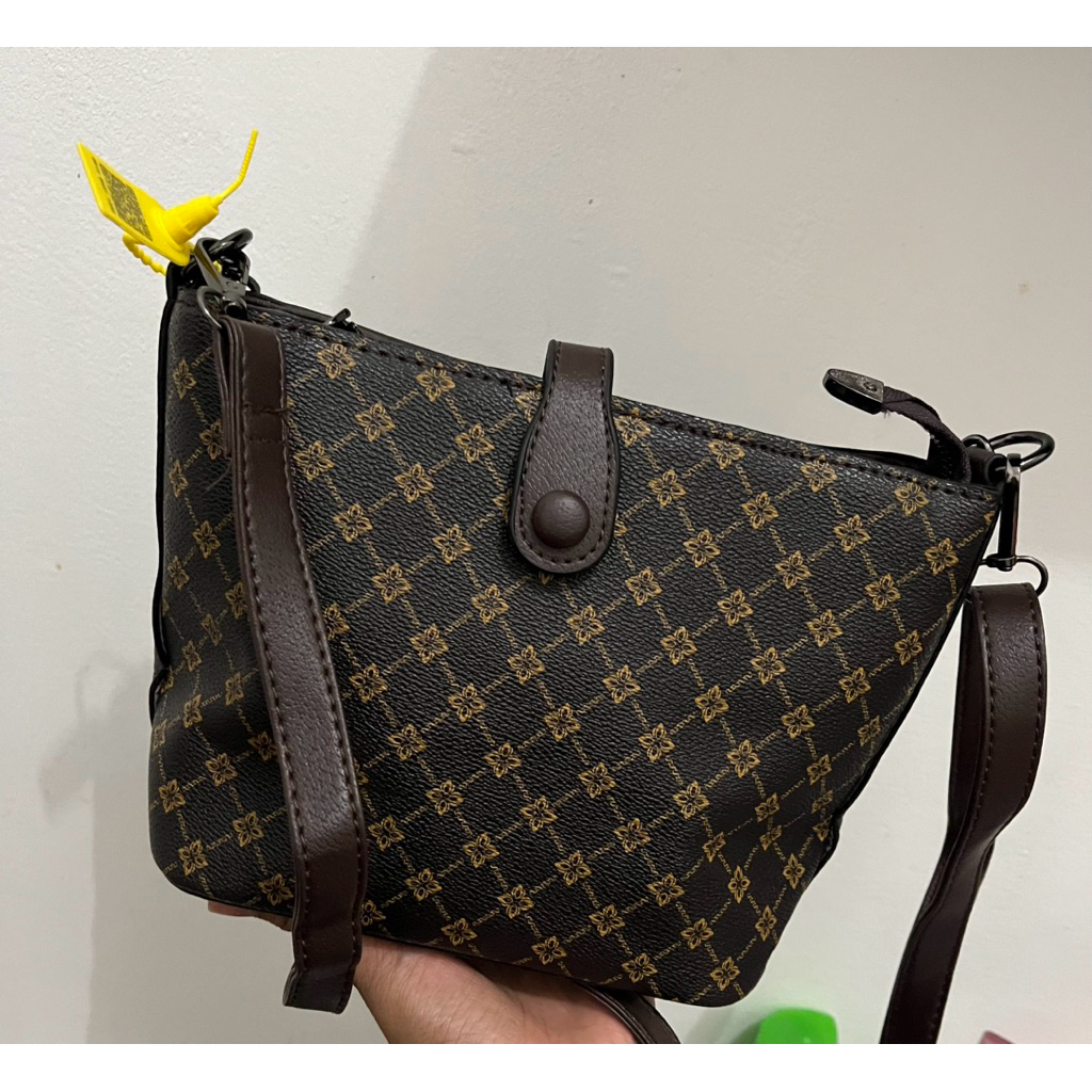 tas branded wanita