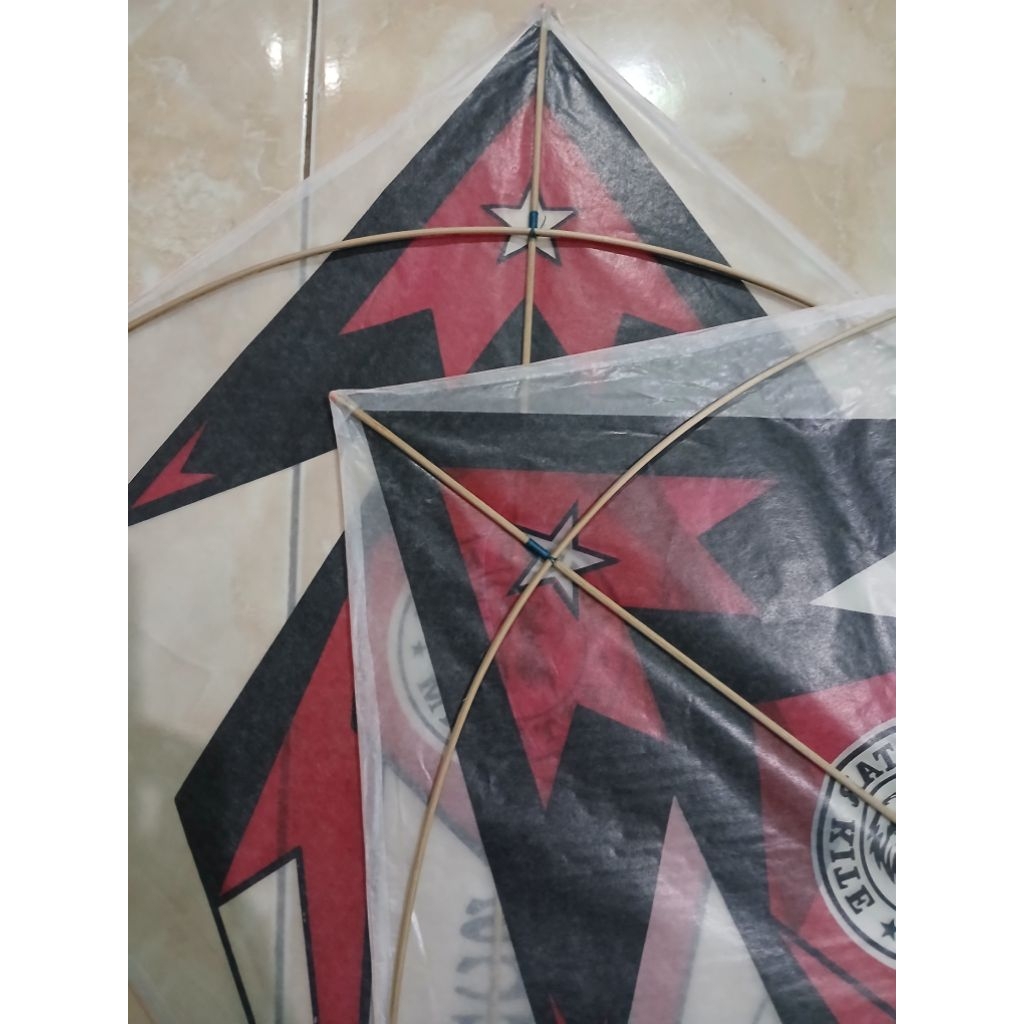 Layangan Sukhoi Super Lilitan Bambu Apus