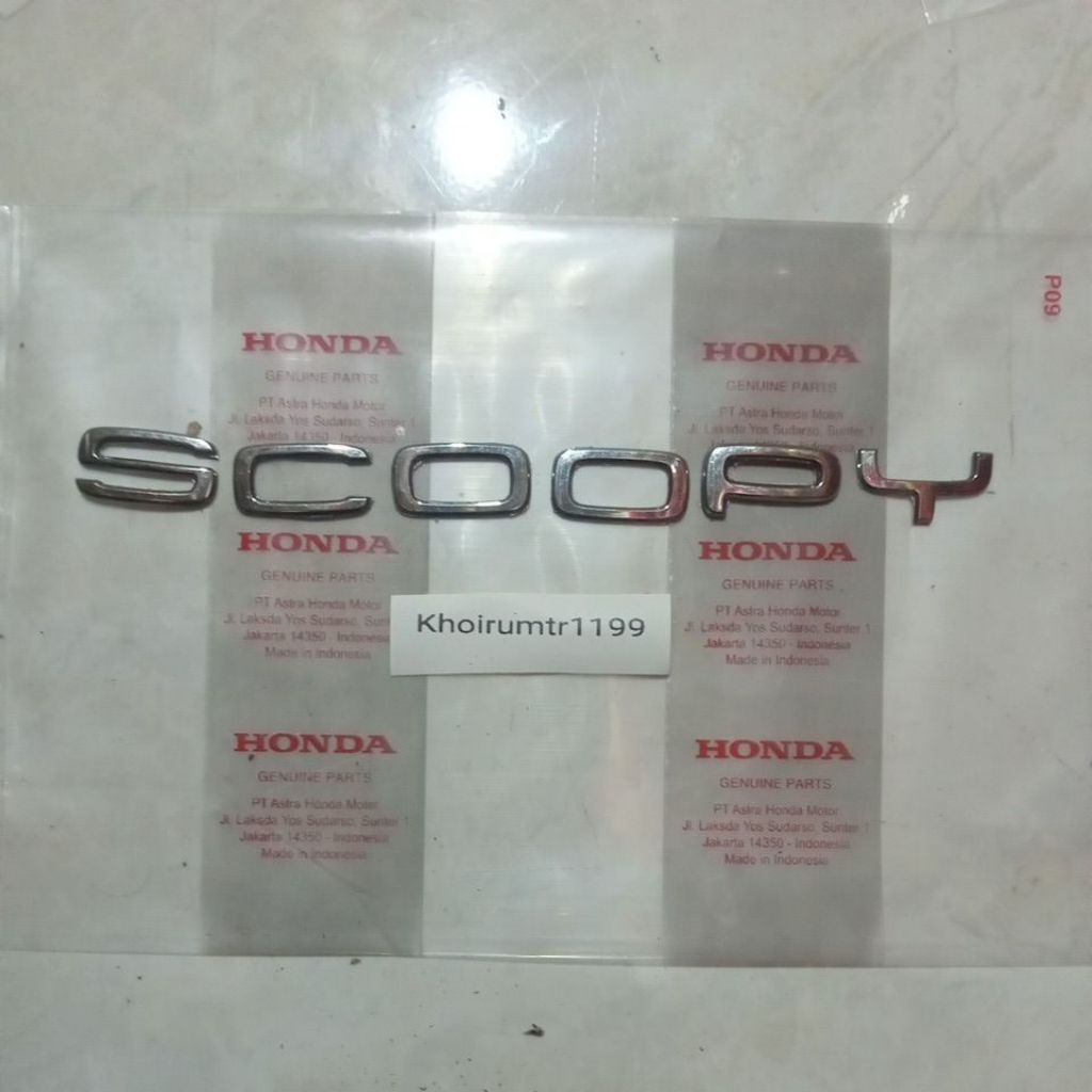 Emblem logo scoopy 3D timbul huruf (C) honda scoopy 2021 2022 1pcs