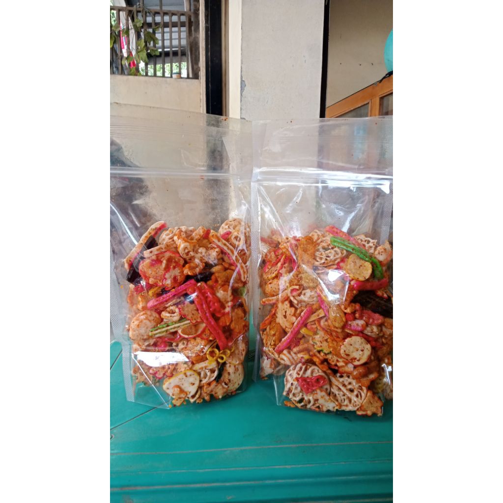 

Kerupuk Seblak mix kerupuk pedas