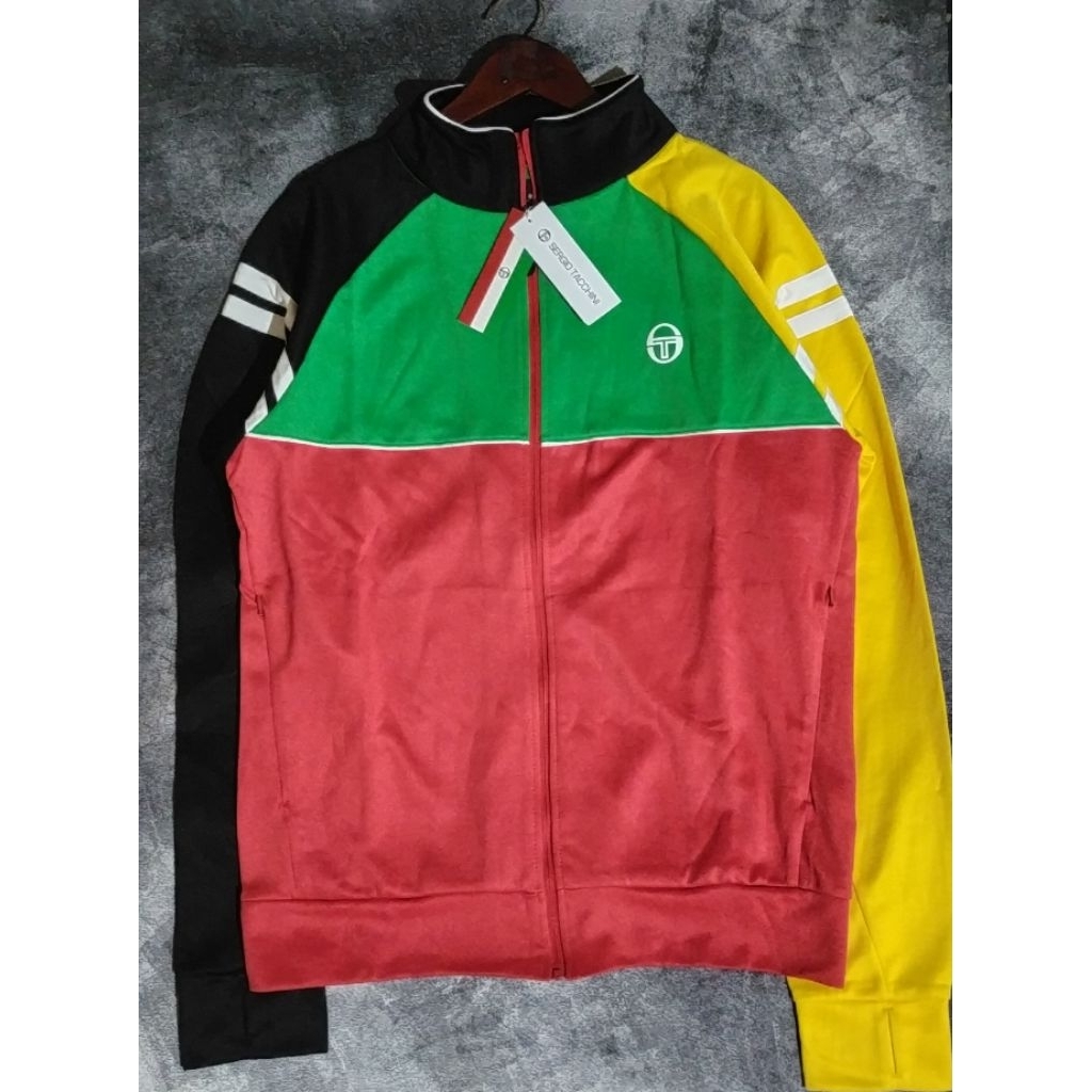 One set Sergio Tacchini