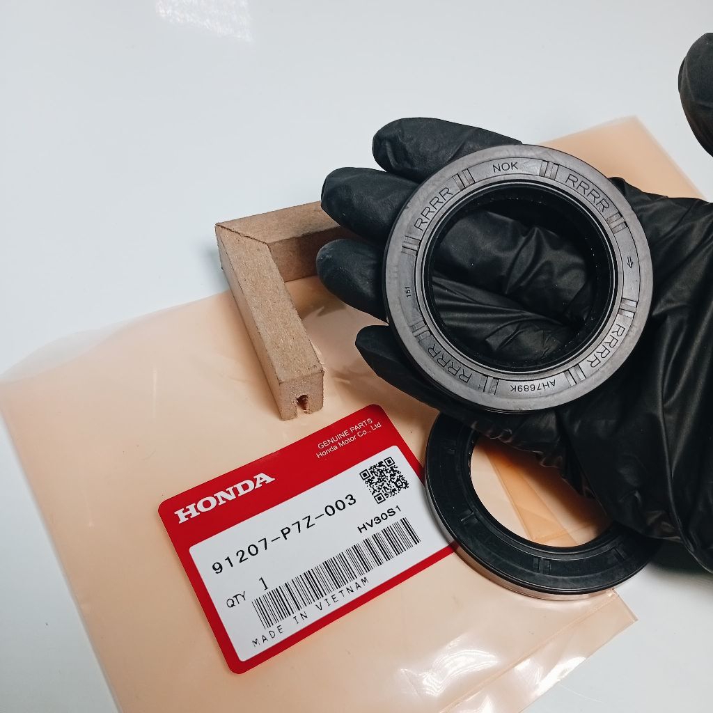 READY STOCK SEAL TRANSMISI SEAL CONVENTER HONDA 91207-P7Z-003 44X68X8 Accord Civic Brio Satya City