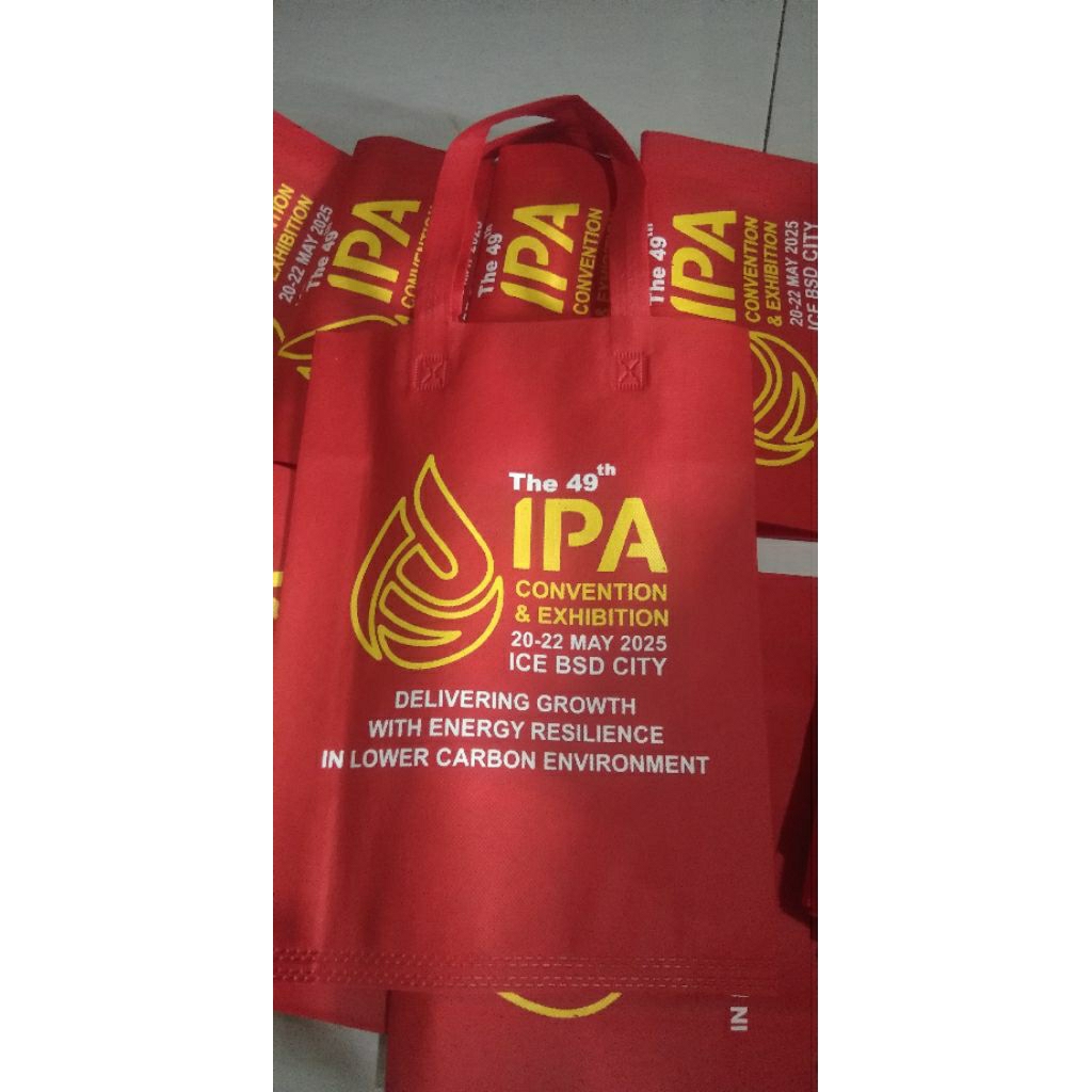 

Tas goodiebag spundbond 30x40x8 Costum sablon 2 warna 1 sisi atau 2 sisi 1 warna