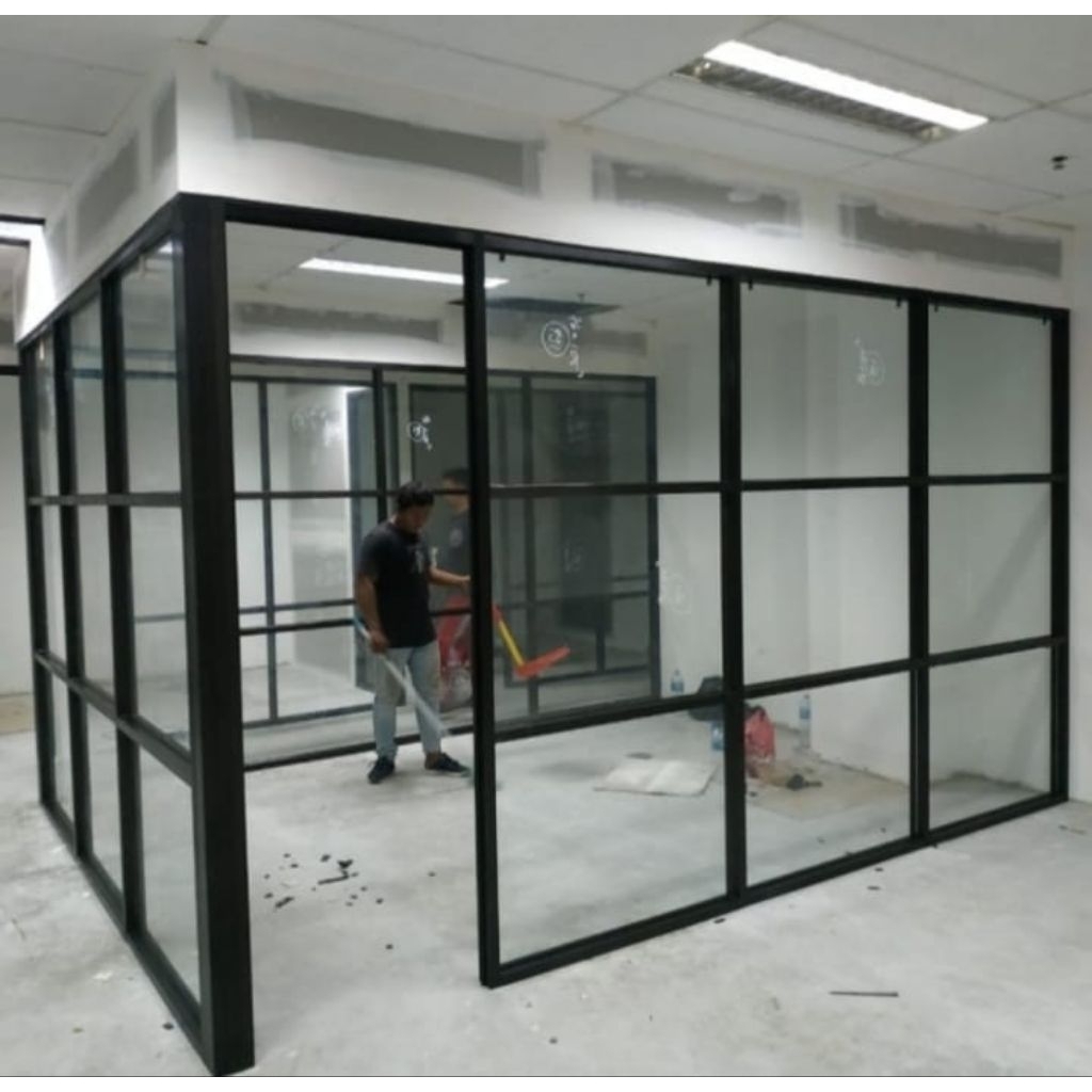 Partisi kaca aluminium