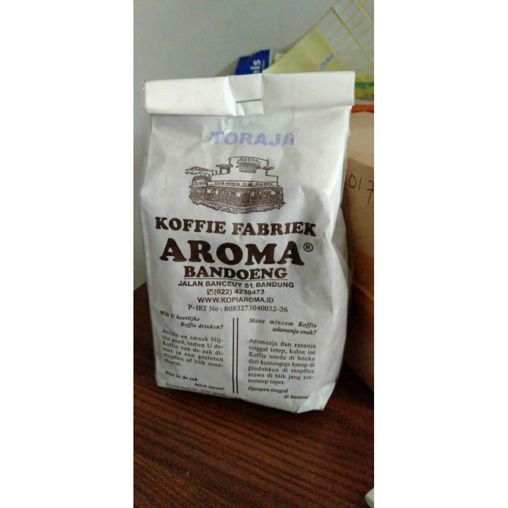 

Kopi bubuk Aroma Toraja asli. Bandung