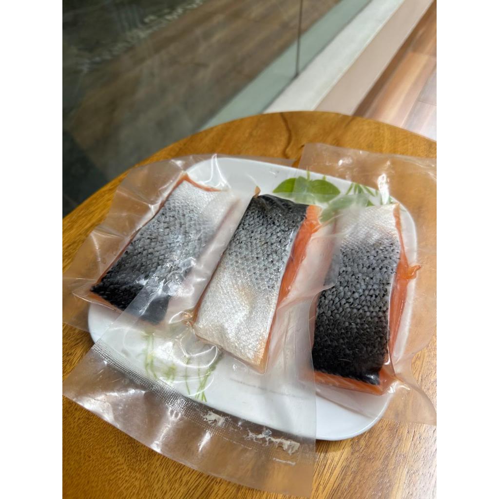 

Atlantic Salmon Premium Import Frozen Fillet 200 G