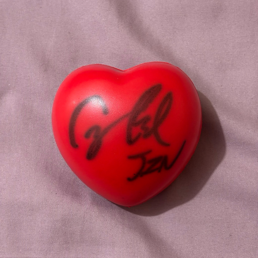 BTS SEOKJIN JIN SIGNED HEART BALL FROM KONSER FM3 JAPAN RARE TANDA TANGAN BTS NAMJOON SEOKJIN YOONGI