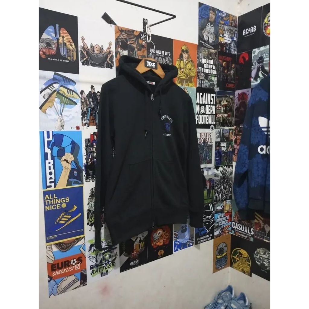 ZipHoodie Uniqlo UT x one piece || M 66x50