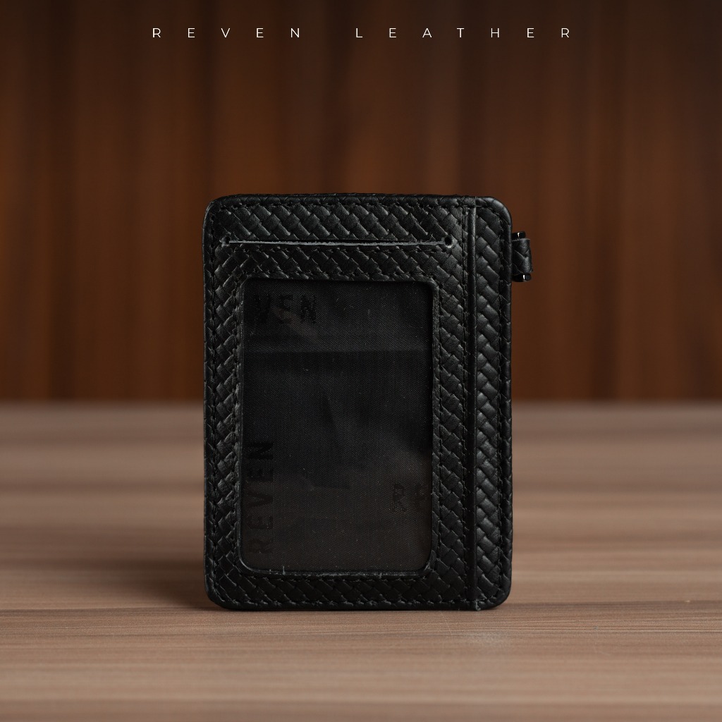 

Reven Leather Batara Lanyard – Lanyard Kulit Sapi Asli Premium dengan Tekstur Anyaman Elegan