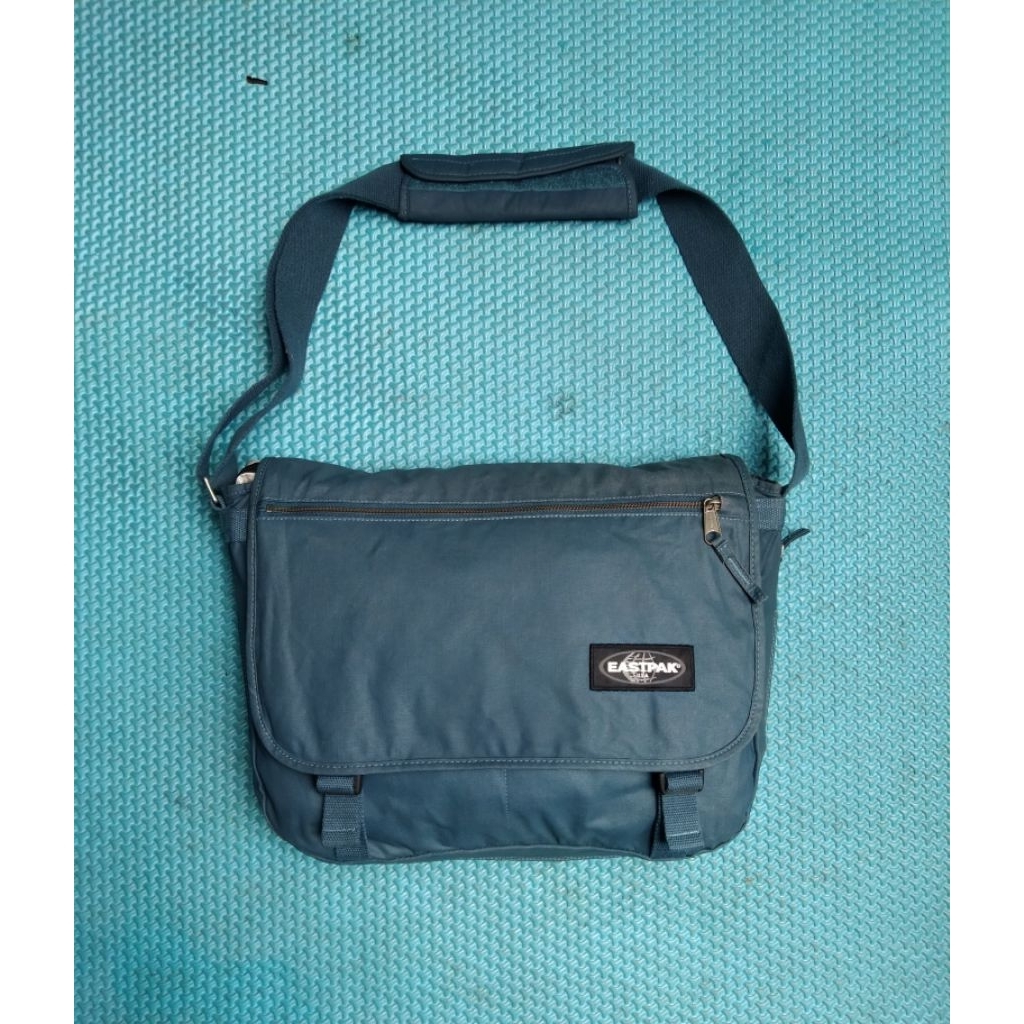 Messenger bag/Selempang/Tas Kerja/Tas Laptop/Tas Pria Cowok Second ORI BRAND EASTPAK