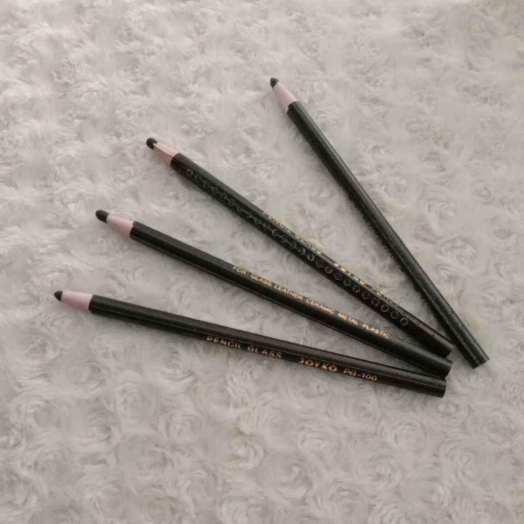 

PENSIL KACA WARNA HITAM MERK JOYKO ORIGINAL/PENSIL MELUKIS/PENSIL MENGGAMBAR
