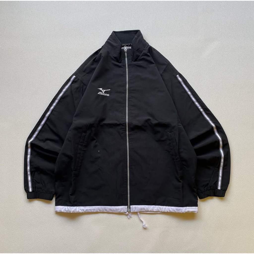 jaket windbreaker mizuno