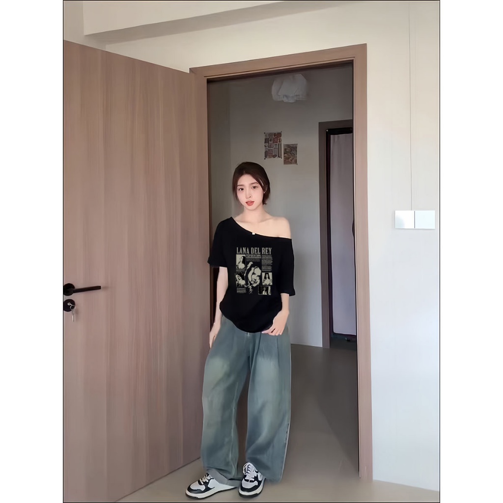 JW Kaos Wanita Gaya Jalanan Amerika | Retro Portraits Print | Hitam Seksi Tshirt Y2k Asymmetrical Of