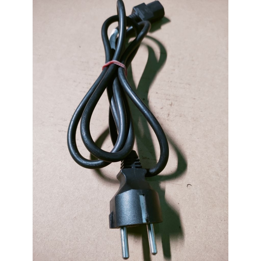 kabel colokan serbaguna 3lobang panjang kabel 1.5meter original