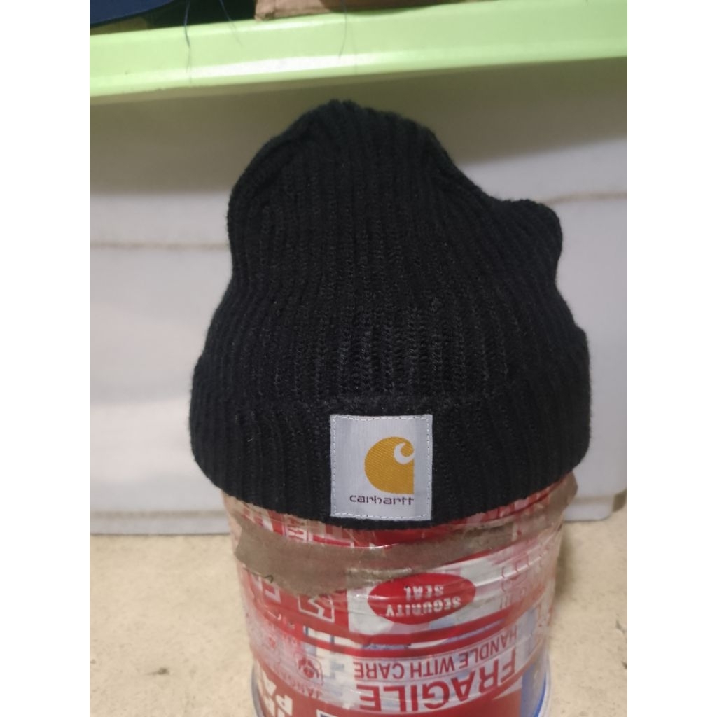 Topi kupluk Beanies carhatt second bekas