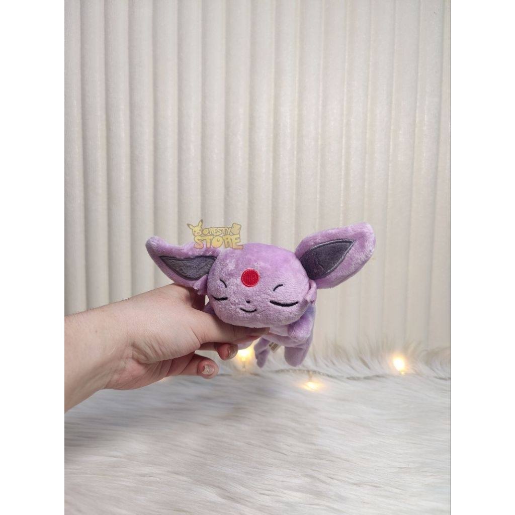 Gantungan Pokemon Espeon Kuttari Beanie Sleeping - Pokemon Center