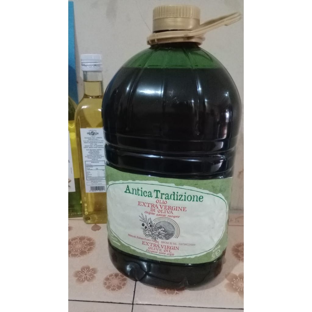 

Antica Tradizione Extra Virgin Olive Oil.
