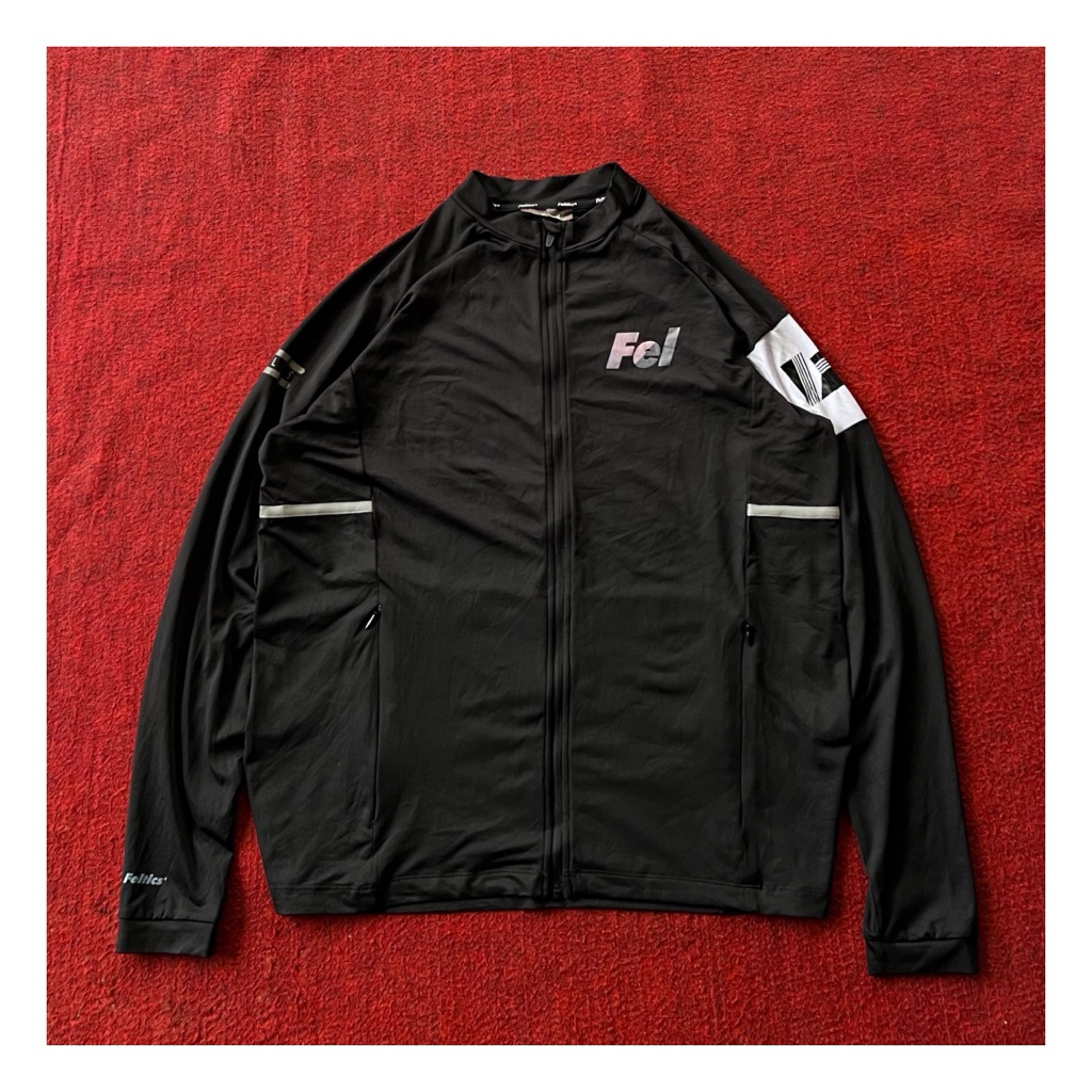 SALE jaket sepeda feltics Size : M (P : 68m X L : 56cm)