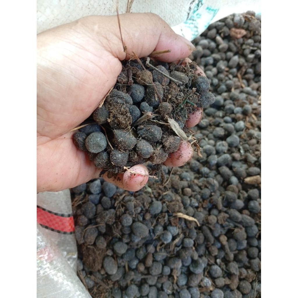 pupuk kandang kambing kasar srintilan murni berat 1 kg