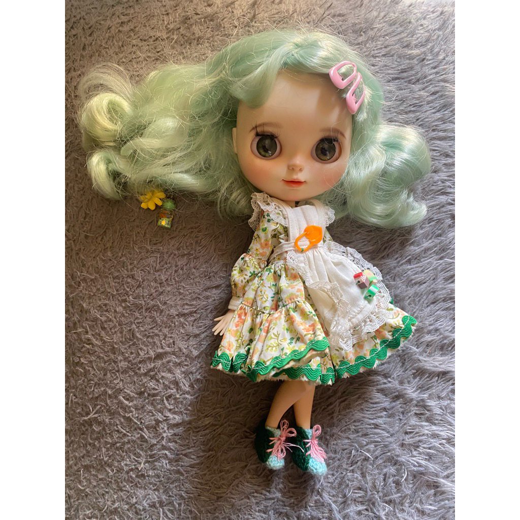Blythe doll mint