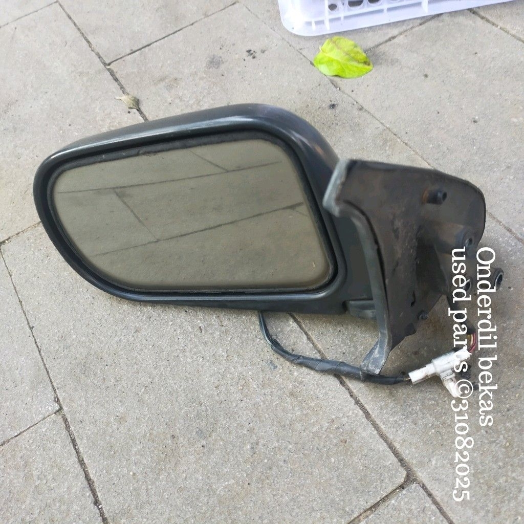 spion kiri Daihatsu charade classy G100