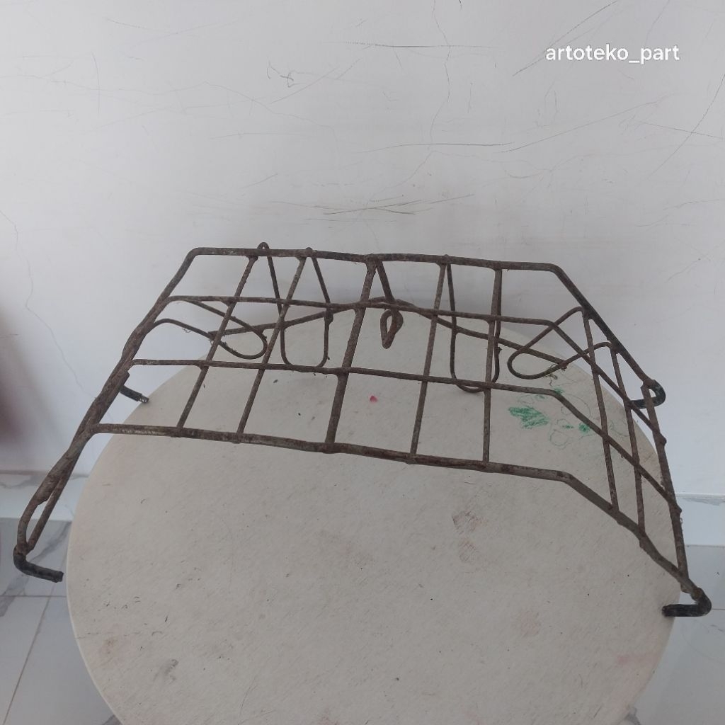 RAK KERANJANG SAYUR VESPA PTS 100 90 SPECIAL